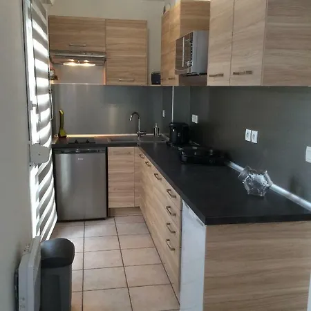 De La Rose Apartment
