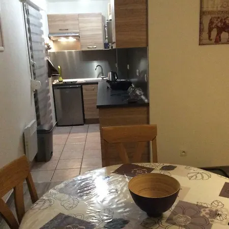 De La Rose Apartment *